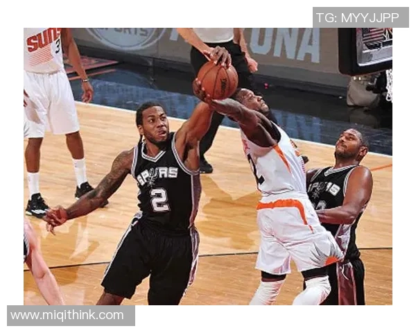 勇士与马刺激战再续新浪视频带你领略精彩瞬间 勇士与马刺激战再续新浪视频带你领略精彩瞬间